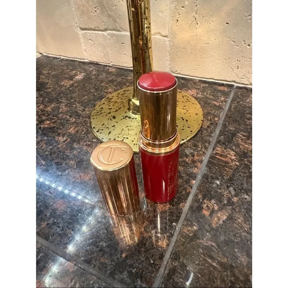 NEW Charlotte Tilbury Berry Glow